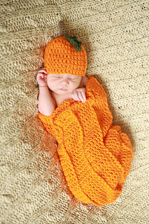 Victoria_Pumpkin_Cocoon_and_Hat_-_2_small2.JPG