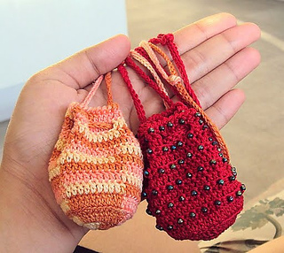 Ravelry: Anns Beaded Crochet Amulet Bags pattern by Ann Yotter